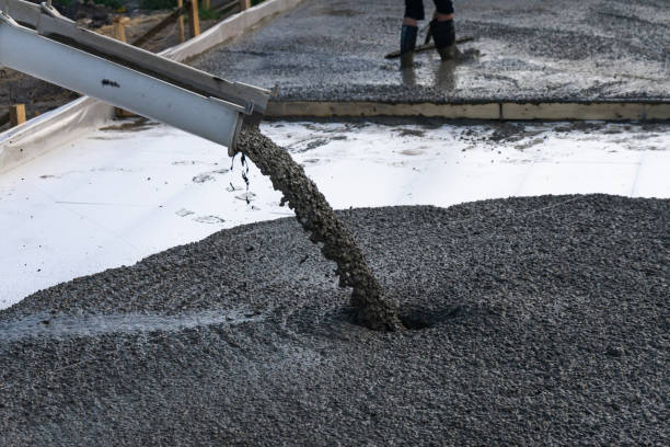 Best Concrete Walkway Installation  in Vienna, IL
