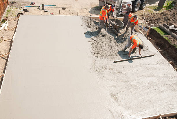 Best Concrete Driveway Installation  in Vienna, IL